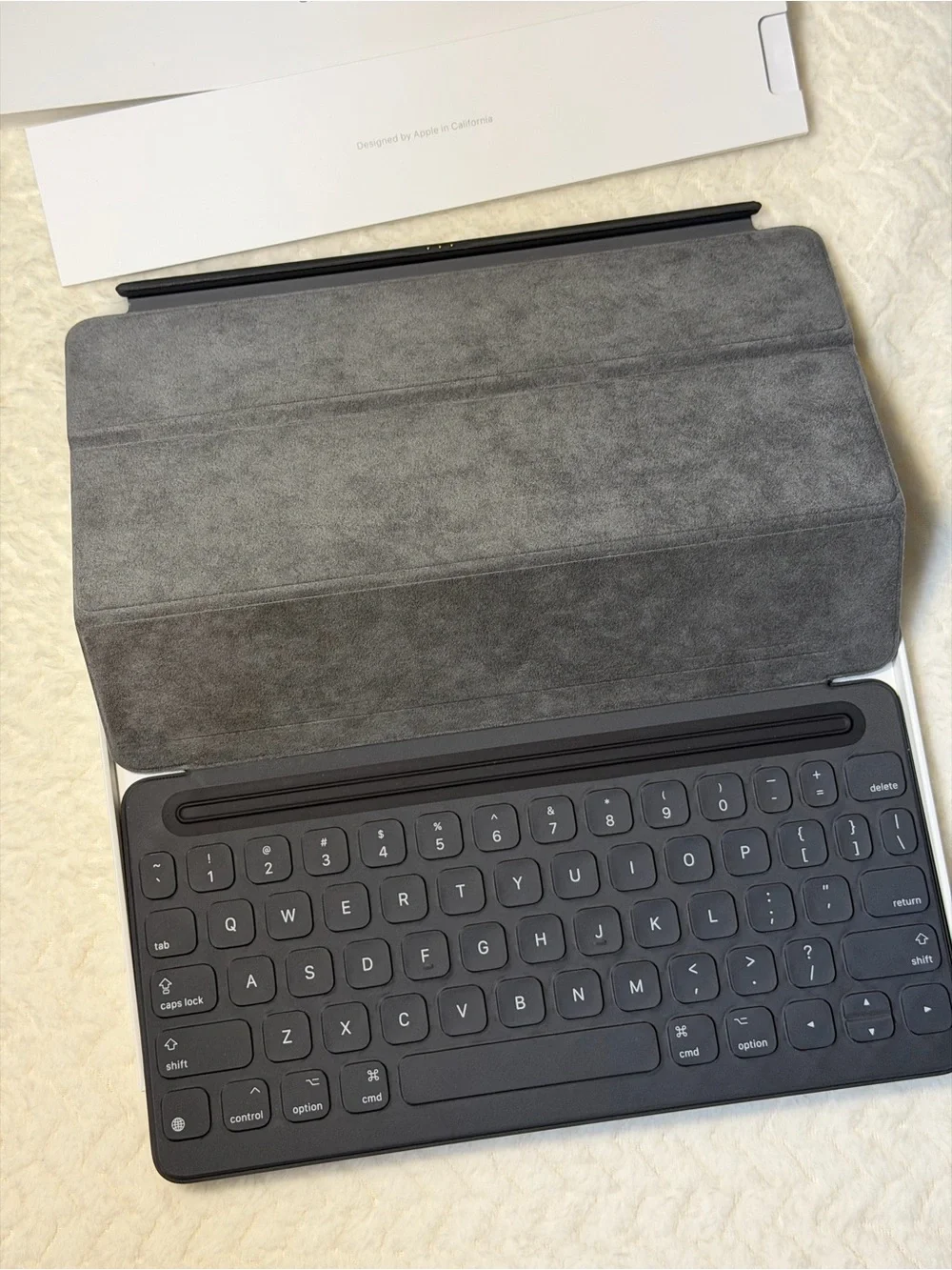 Apple Smart Keyboard iPad Pro 10.5-inch - US English- Black - New - Open Box